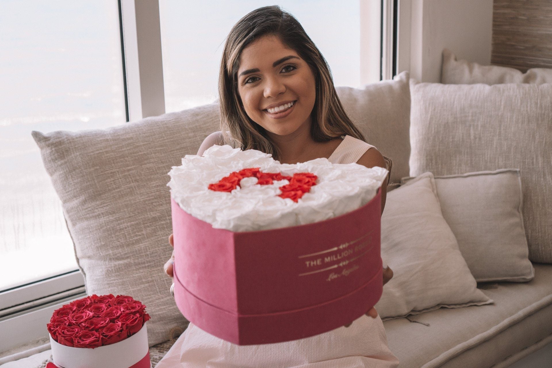 Heart Hot Pink Suede Box | Mother's Day Edition | White & Hot Pink Roses | M - The Million Roses